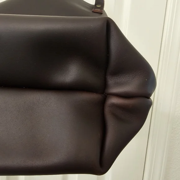 Portland Leather Medium Tote - Picture 7 of 8